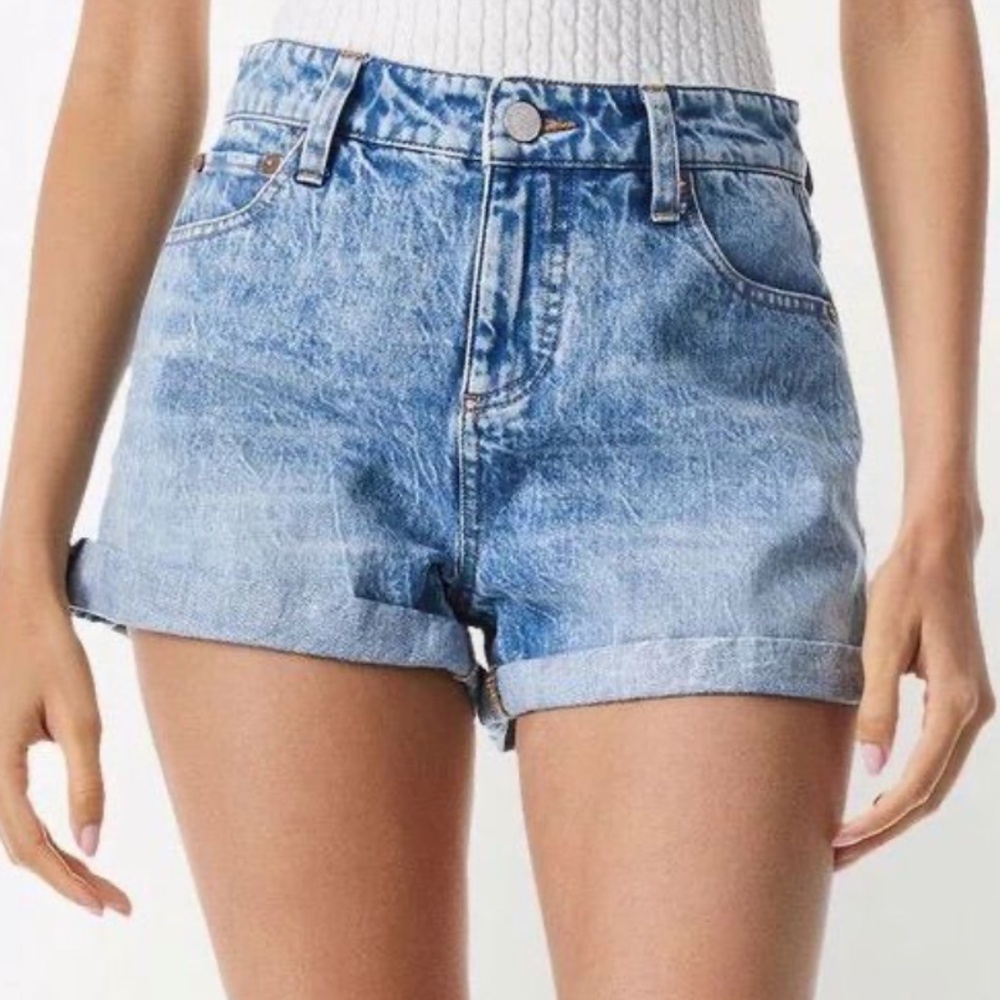 Alice + Olivia | Vintage Style Denim Shorts In Rocky Blue